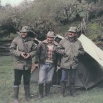 TECNICOS Y ALARIFES PREPARANDO EQUIPOS SECTOR ALTO RIO IBAÑEZ 1984