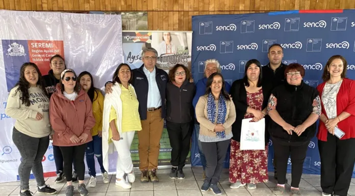Con apoyo de Sence mujeres de Bahía Murta y Puerto Sánchez se capacitarán como Operarias de Retroexcavadora
