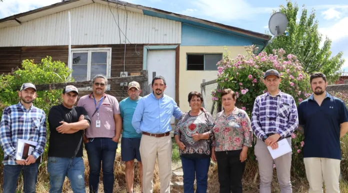 Municipio entregó terrenos para la construcción de tres nuevas viviendas en Cochrane