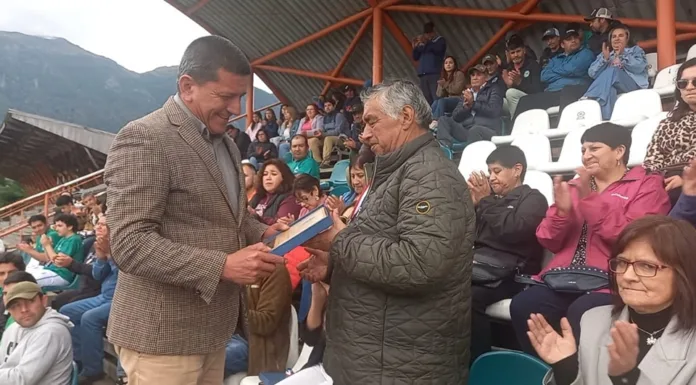 Realizan emotivo reconocimiento a un histórico dirigente deportivo de Aysén “Cien Pesos”