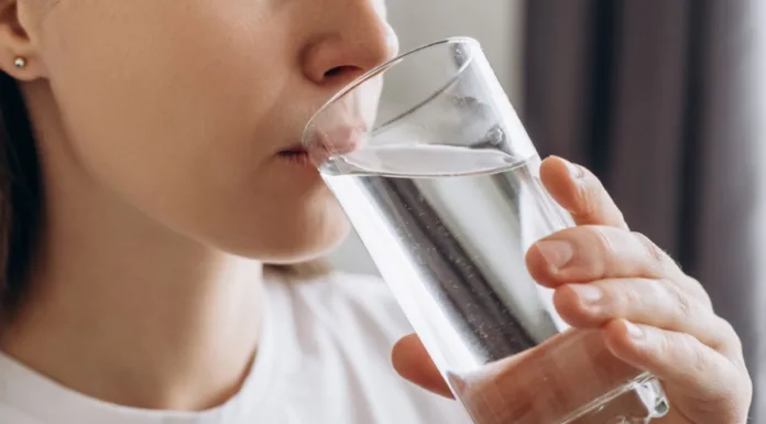 ¿Cómo hidratarse para enfrentar las olas de calor?