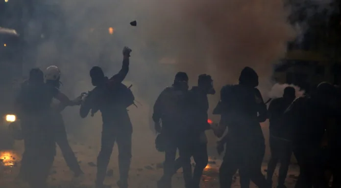 Boric revocará cuestionadas pensiones de gracia sin esperar la ley