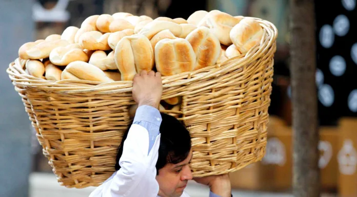 Piden investigar posible colusión del pan: Afirman que su precio sigue subiendo pese a que el del trigo va a la baja