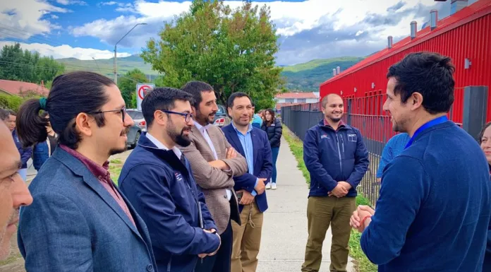 MINISTRO (S) del medio Ambiente ANUNCIA INICIO de postulación al recambio de calefactores en cochrane y coyhaique