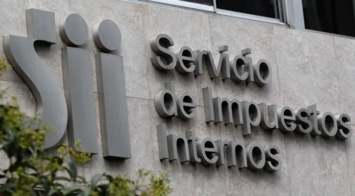 Caso Luis Hermosilla: SII reincorpora a cinco funcionarios suspendidos