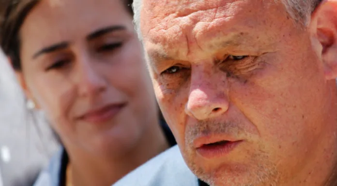 “Un puñado de hueones miserables”: Gobernador Mundaca plantea intención política detrás de incendios