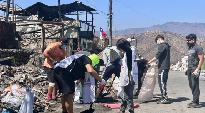 Director Regional de INJUV Aysén coordina labores de voluntariado con juventudes en las zonas afectadas por los incendios forestales