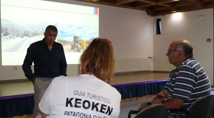 INTEGRANTES DE AG TRANSPORTE PRIVADO REMUNERADO AYSÉN SE REÚNEN CON DIRECTOR DE VIALIDAD MOP