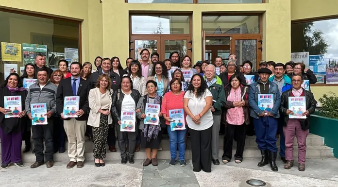 HISTÓRICO: ENTREGAN 60 TITULOS DE DERECHOS DE APROVECHAMIENTO DE AGUAS A PERSONAS CON CALIDAD DE INDÍGENAS DE LA REGIÓN