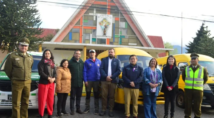 Llaman a padres y apoderados a preferir transporte escolar formal