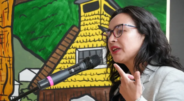 Gobernadora Macías firma convenio para fortalecer el trabajo del GORE Aysén en prevención del delito