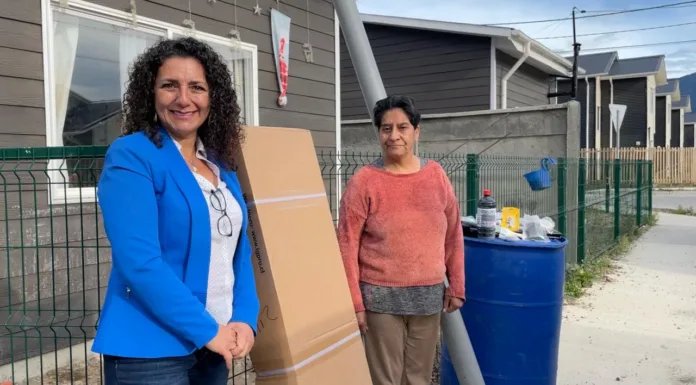 SEREMI ENTREGA KITS A FAMILIAS EN PUERTO AYSÉN PARA IMPLEMENTAR INVERNADEROS Y FORTALECER SU SEGURIDAD ALIMENTARIA