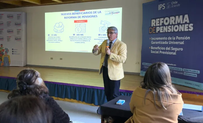 Gobierno difunde la Reforma de Pensiones en Terreno