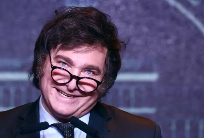 Golpe al plan Milei: bancos de Estados Unidos frenan megacrédito y ahora ofrecen solo un cuarto del monto