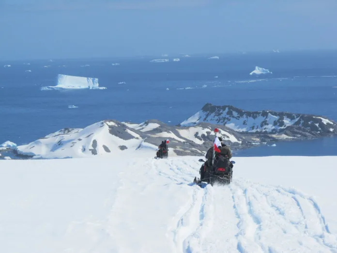 Día de la Antártica Chilena: 77 años de presencia ininterrumpida del Ejército en el continente blanco