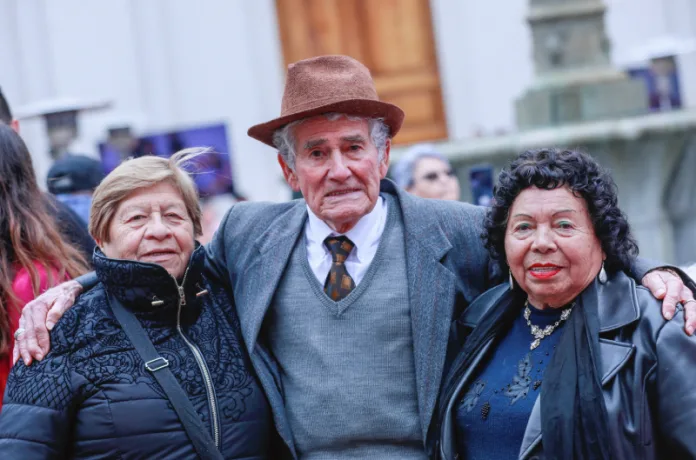 OCDE destaca reforma previsional chilena: mejora pensiones de mujeres, acorta la brecha de género y aumenta la tasa de reemplazo