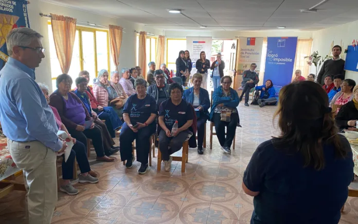 En Chile Chico realizan charla sobre Reforma de Pensiones y el rol del IPS en el Sistema Chile Cuida