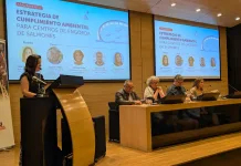 SMA presenta estrategia de cumplimiento ambiental enfocada en centros de engorda de salmones