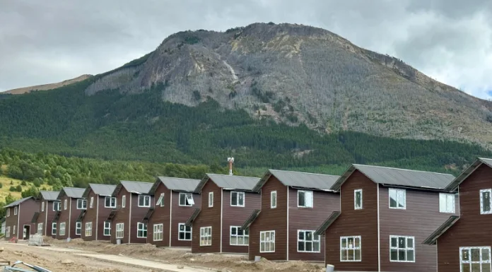 Dirigentes destacan avance del 70% en construcción de las primeras 237 viviendas de la Chacra G 1 de Coyhaique