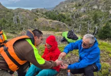 Tras activación de señal SOS de GPS, Carabineros de Villa O’Higgins, Tcia. Hernán Merino Correa y la Armada lograron rescatar a turistas italianos extraviados en sector Candelario Mansilla
