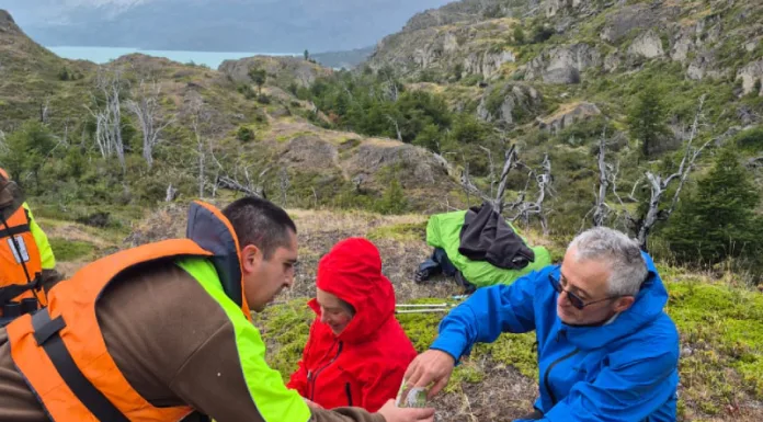 Tras activación de señal SOS de GPS, Carabineros de Villa O’Higgins, Tcia. Hernán Merino Correa y la Armada lograron rescatar a turistas italianos extraviados en sector Candelario Mansilla