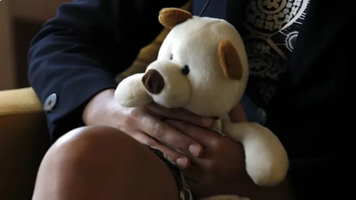 Siete de cada 10 menores que llegaron a las comisarías en 2025 lo hicieron como víctimas