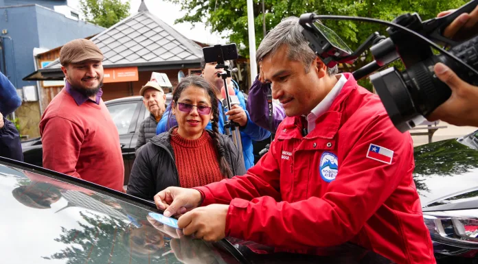 Gobierno Regional de Aysén fortalece el transporte público con entrega de fondos Renueva tu Taxi