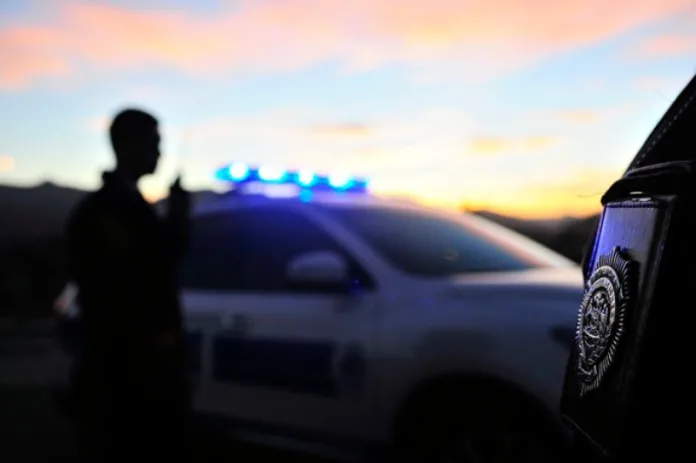 DENTIENEN A SUJETO POR REALIZAR ACTOS DE CONNOTACIÓN SEXUAL EN PLENO CENTRO DE COYHAIQUE