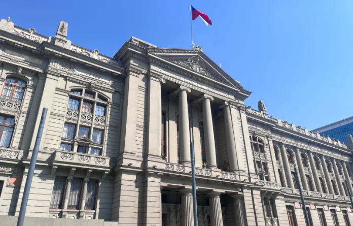 CORTE SUPREMA RESPALDA A LA MUNICIPALIDAD DE COYHAIQUE EN CASO DE DESTITUCIÓN POR USO INDEBIDO DE LICENCIA MÉDICA