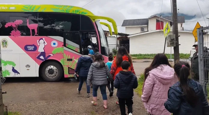 Niños de la escuela de verano del programa “4 a 7” visitan la Reserva Nacional Río Simpson y el Museo de Carabineros