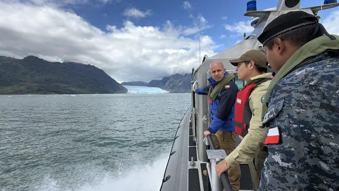 PDI, ARMADA Y CONAF REALIZAN DILIGENCIAS POR USO DE MOTOS DE AGUA EN LAGUNA SAN RAFAEL