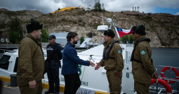 Por motivos familiares: Presidente Boric adelanta retorno a Santiago tras gira por Aysén