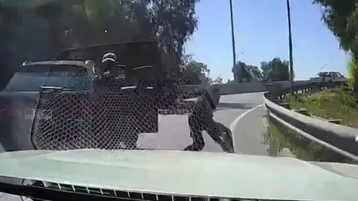 Chofer que arrolló a delincuente confirma disparos en su contra: “Lo atropello fácil a 80 o 100 km/h”