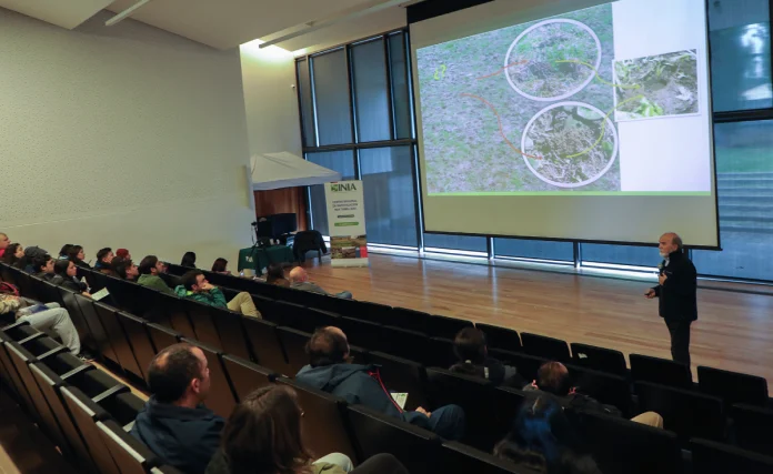 INIA culmina en Coyhaique su ciclo de seminarios provinciales sobre manejo y control de plagas insectiles en praderas