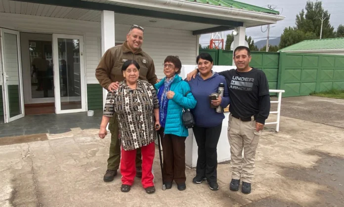 Carabineros del Retén El Blanco logran emotivo reencuentro de hermanas tras 50 años de separación