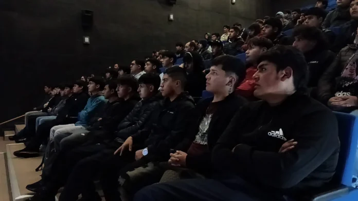 Con una gran participación de jóvenes se desarrolla el proceso de selección del contingente 2026 en Coyhaique