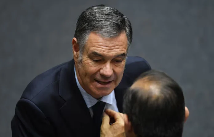 Corte Suprema ratifica fallo que obliga al senador Ossandón a pagar $59 millones por defensa en causa de tráfico de influencias