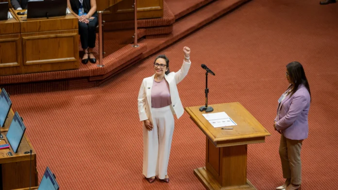 “Con orgullo y responsabilidad”: diputada Andrea Macías de Aysén asume en el Congreso y promete llevar la voz de la región