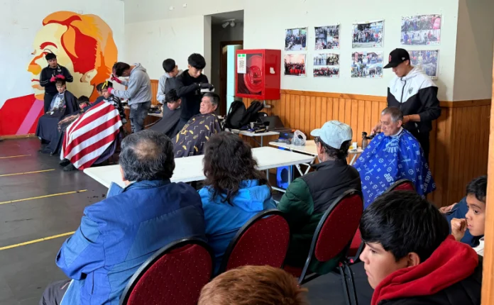Más de 80 vecinos participaron en jornada solidaria de cortes de cabello gratuitos