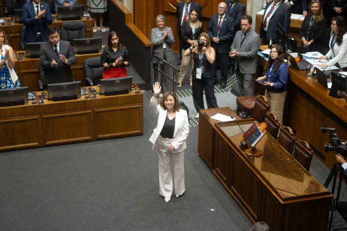 XIMENA ORDENES JURÓ COMO SENADORA REELECTA POR LA REGIÓN: “SEGUIRÉ TRABAJANDO PARA QUE LA VOZ DE AYSÉN ESTÉ PRESENTE EN LAS DECISIONES DEL PAÍS”