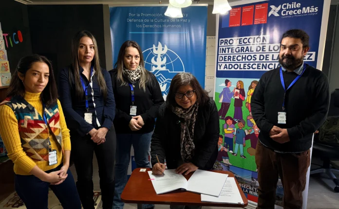 FIRMAN CONVENIO QUE FORTALECERÁ APOYO A NIÑOS, NIÑAS Y ADOLESCENTES CON FAMILIARES PRIVADOS DE LIBERTAD EN AYSÉN