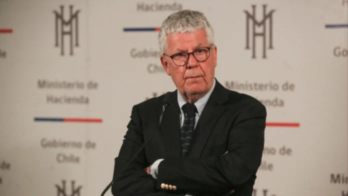 Discusión por la caja fiscal es “lo más absurdo de lo absurdo”: La dura crítica de Eyzaguirre