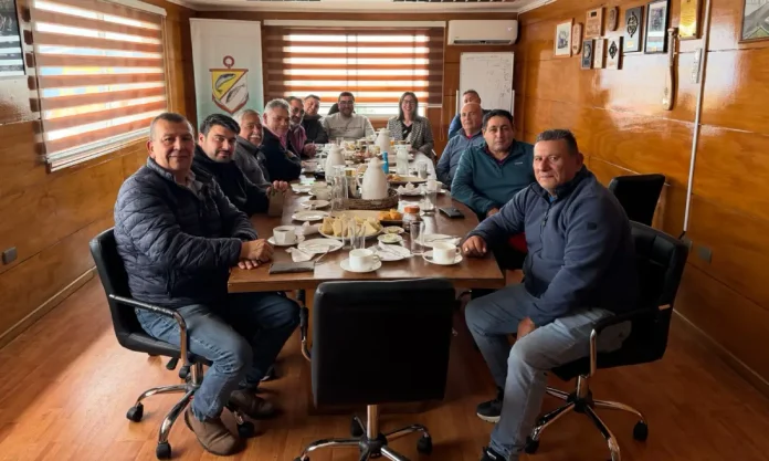 PESCA ARTESANAL EXIGE AL SENADO VOTAR LA NULIDAD DE LA LEY DE PESCA Y ACUSA AL GOBIERNO DE SEGUIR PRIVILEGIANDO A LAS GRANDES INDUSTRIALES