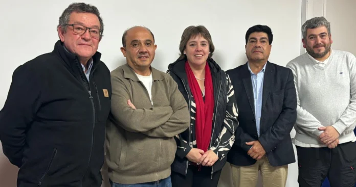 Consejo del Salmón y Universidad de Los Lagos impulsan agenda conjunta para fortalecer formación e investigación aplicada en salmonicultura