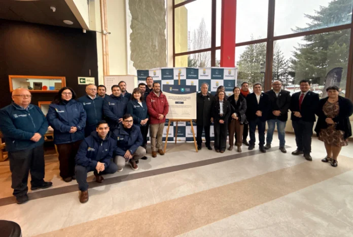 Universidad de Aysén y Municipalidad de Coyhaique firman convenio para impulsar el desarrollo de la comuna