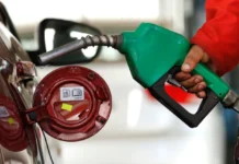 Gobierno anuncia rebaja de hasta $100 por litro en bencinas y diésel: medida comenzará a regir este jueves