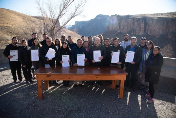Chile Chico será sede del próximo Encuentro Binacional de Municipios Turísticos tras firma de acuerdo en Perito Moreno