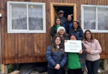 Edelaysen realiza conexión eléctrica de Casa Minga en Puerto Cisnes a través de su programa Conecta tu Sede