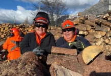 Comenzó entrega de leña para familias de Coyhaique gracias a programa ejecutado por CONAF y financiado por el Gobierno Regional