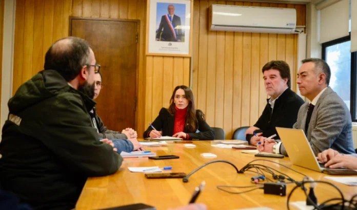 Autoridades coordinan acciones para enfrentar la contaminación atmosférica en Aysén